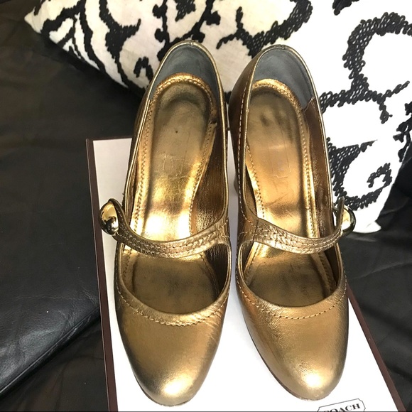 Coach Gold Mary Jane Fara 5 B. Good condition - Picture 9 of 10